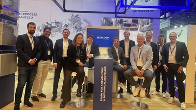 1106 Linder2 Lindner and PG Team on the day of flexloop presentation at K Show