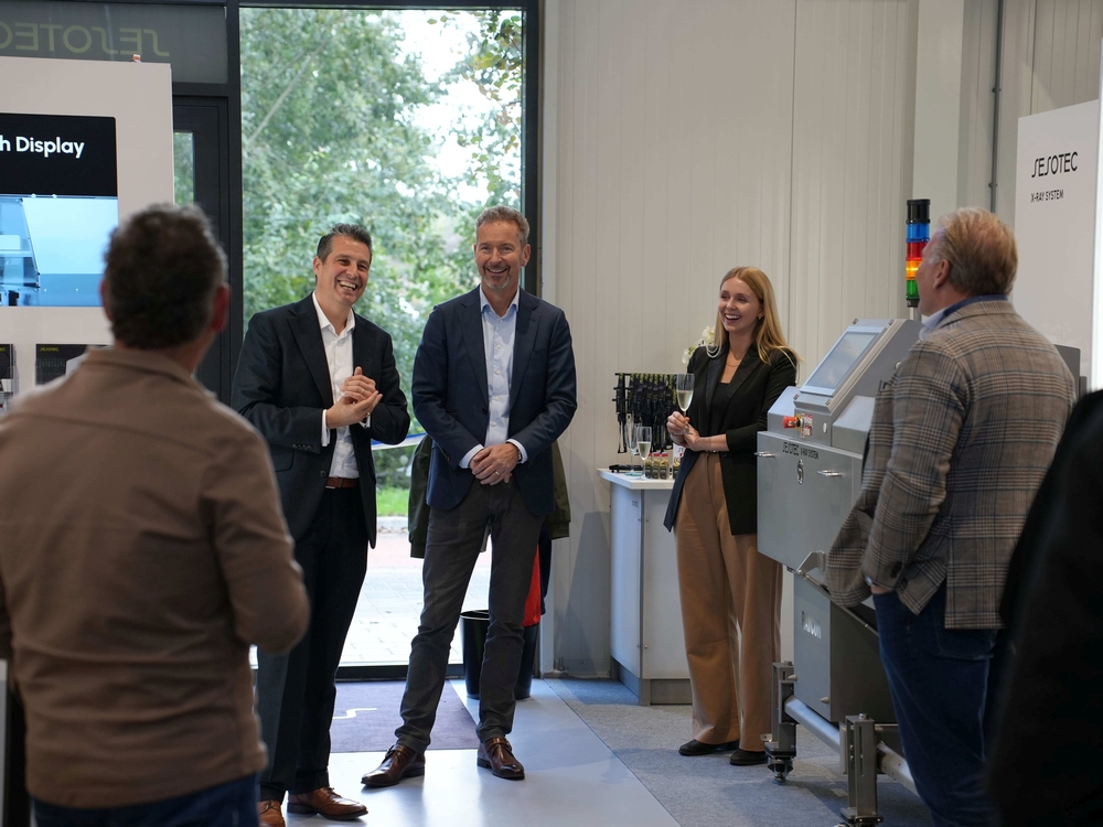 1216 Sesotec1 img er ffnung showroom NL 25