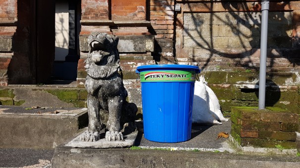 Bali dustbin