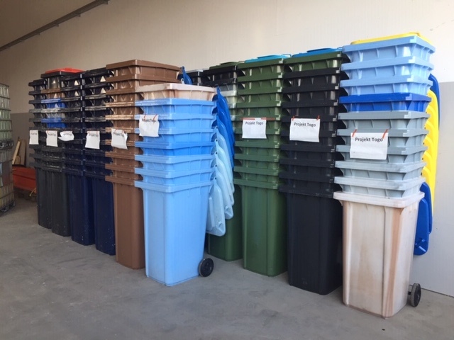 05 09 Togoprojekt Mülleimer 1 Freigabe Björn Becker