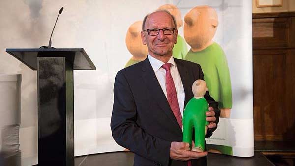 Preisträger des Mittelstandspreises für das Recycling Die Grünen Engel 2016 MinDirig. Dr. Gottfried Jung
