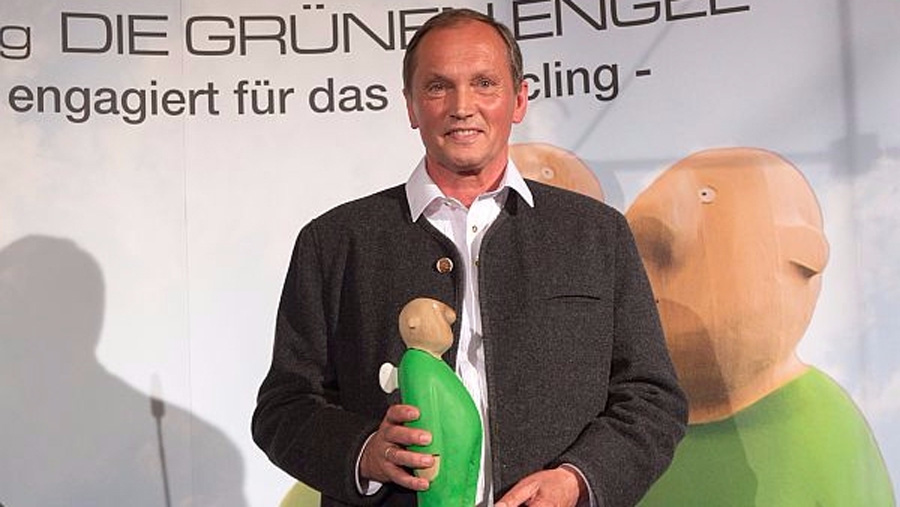 Walter Feeß mit Grünem Engel